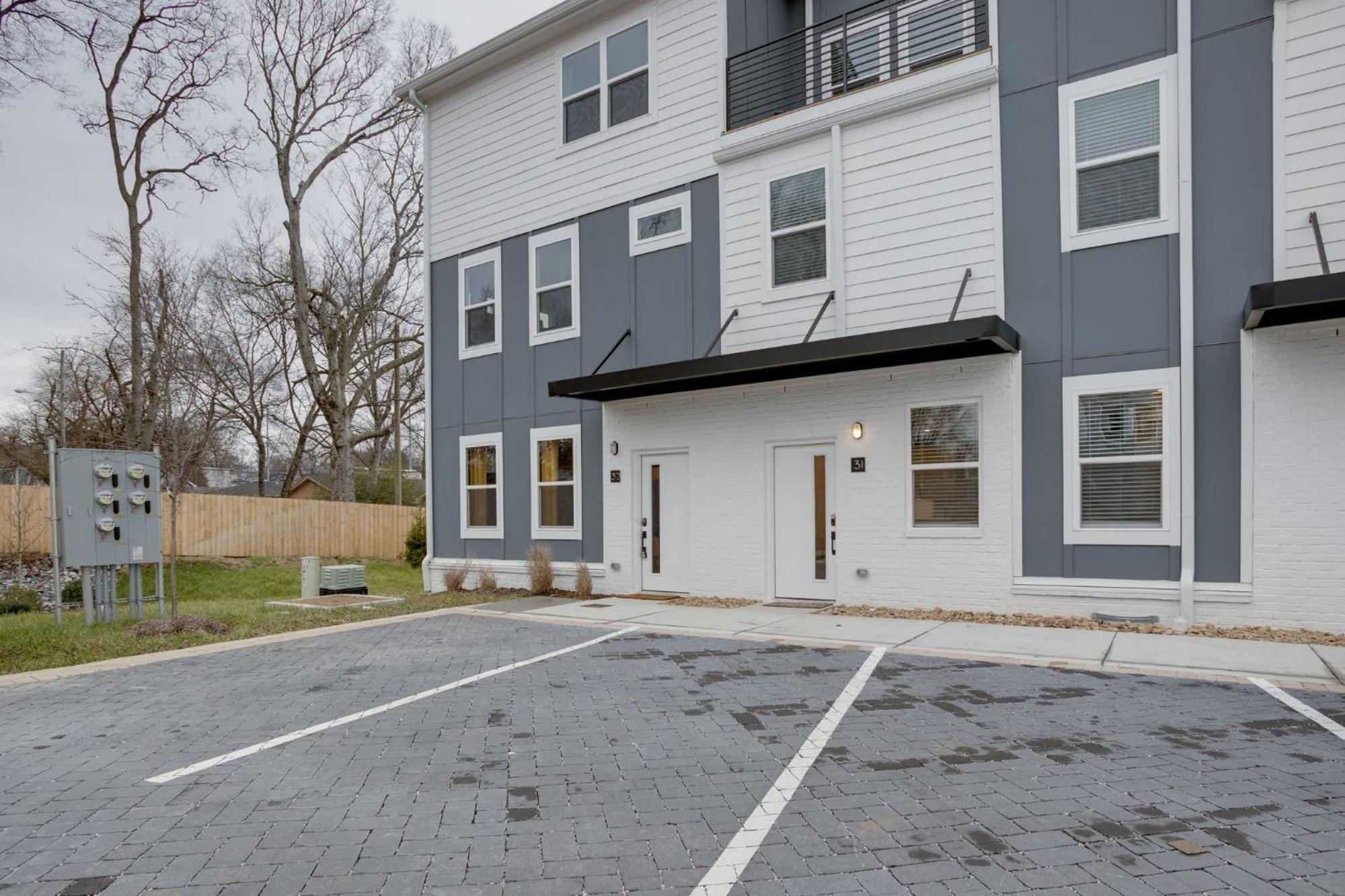 Modern Townhome, 10Min To Downtown! 8Min To Grand Ole Opry! Sleeps 8! ナッシュビル エクステリア 写真